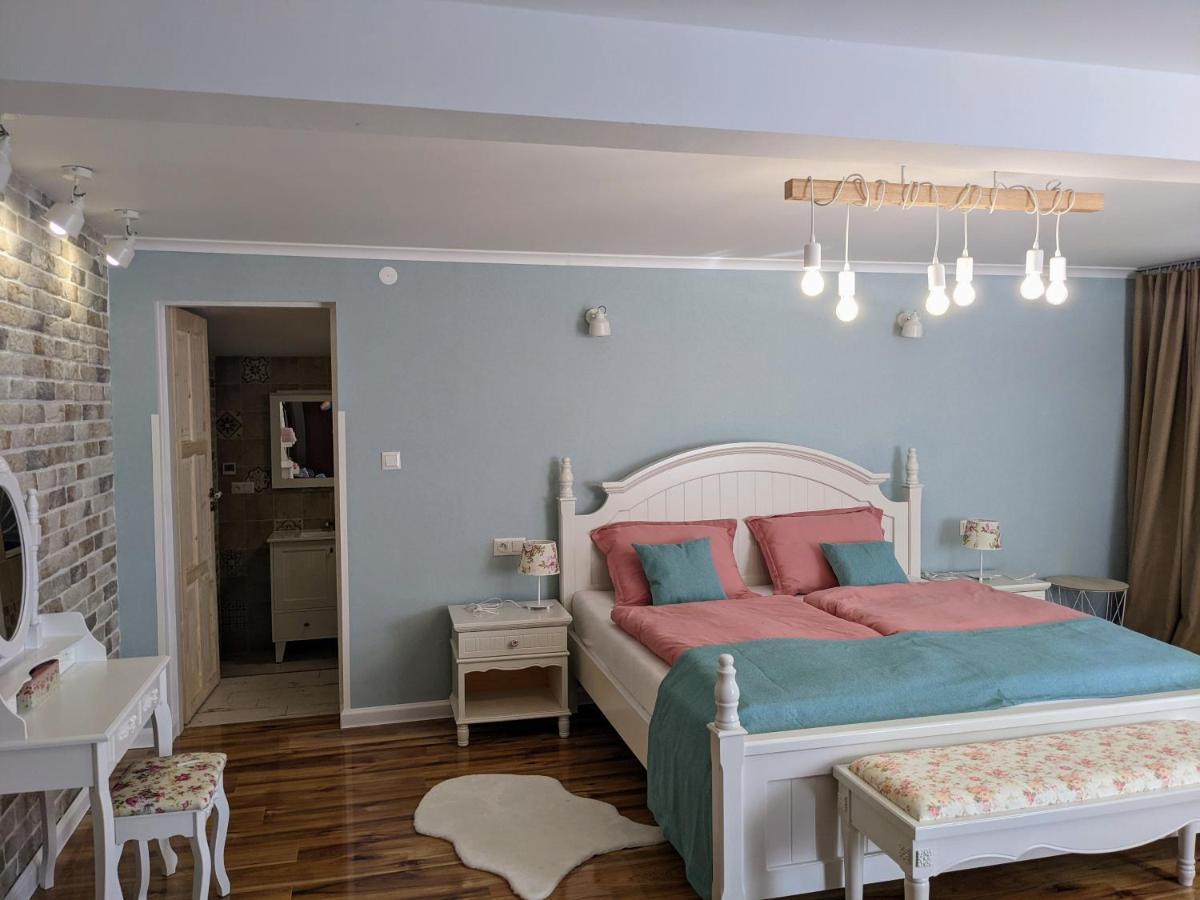 Tokaj Zlata Putna - Restaurant & Pension Vinicky Bagian luar foto