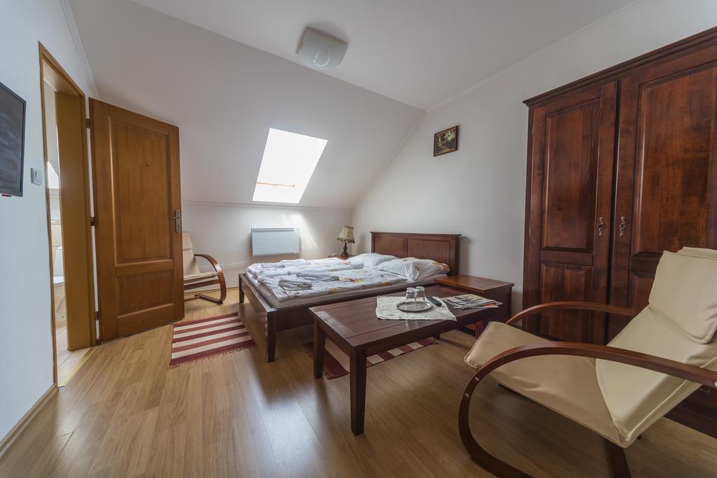 Tokaj Zlata Putna - Restaurant & Pension Vinicky Bagian luar foto