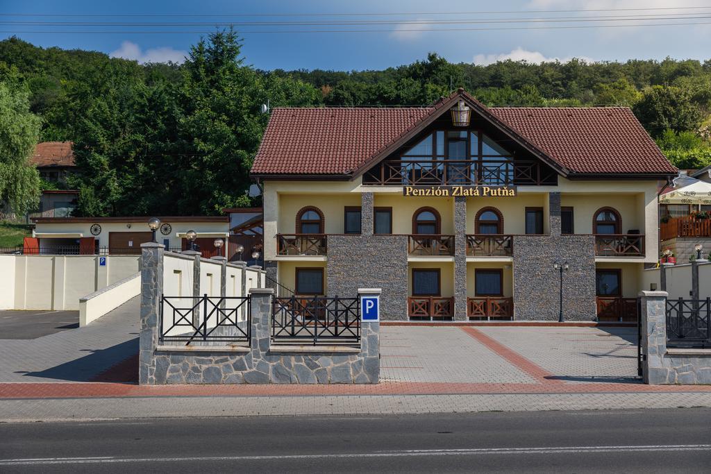 Tokaj Zlata Putna - Restaurant & Pension Vinicky Bagian luar foto