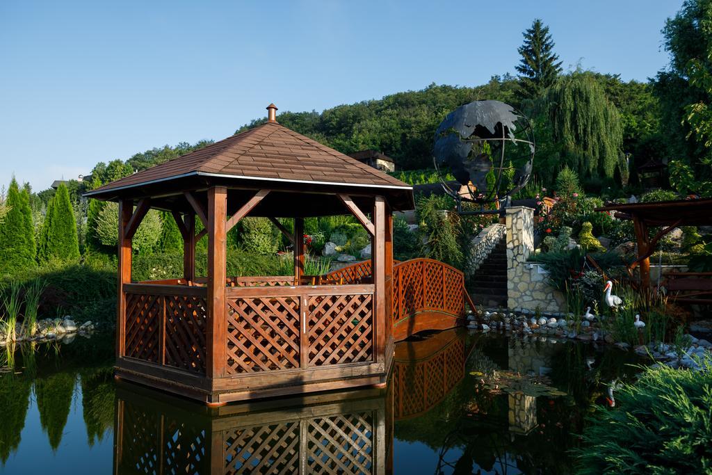 Tokaj Zlata Putna - Restaurant & Pension Vinicky Bagian luar foto